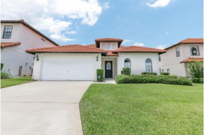 Three-Bedroom Pool Home Davenport